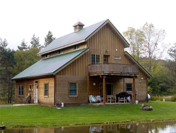 metal-barn-home-in-texas.jpg